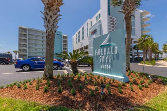 Emerald Skye #62" | Beach Front*Stunning Gulf Views*Pool*Gym*Pier*1BR + Bunks - Image 5