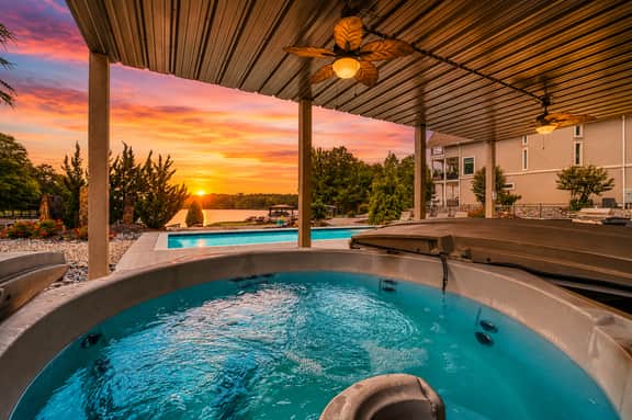 Bayshore Breeze" | Stunning Lakefront Views*Hot Tub*Boat Slip*Putting Green*Arcade Games - Image 5
